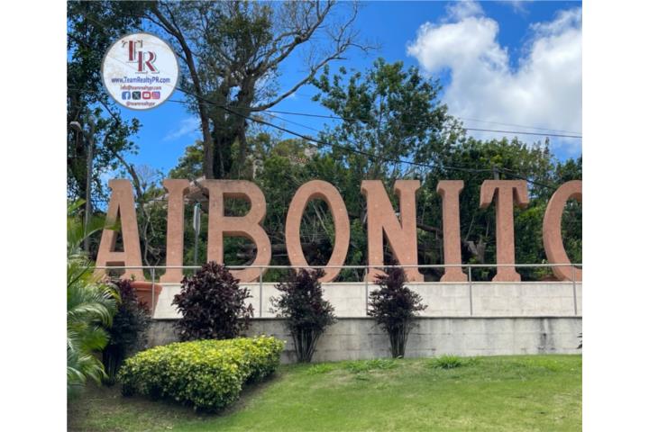 ¡Oportunidad única! Propiedad MULTI-FAMILIAR de dos plantas con oportunidad para inversión en el sec