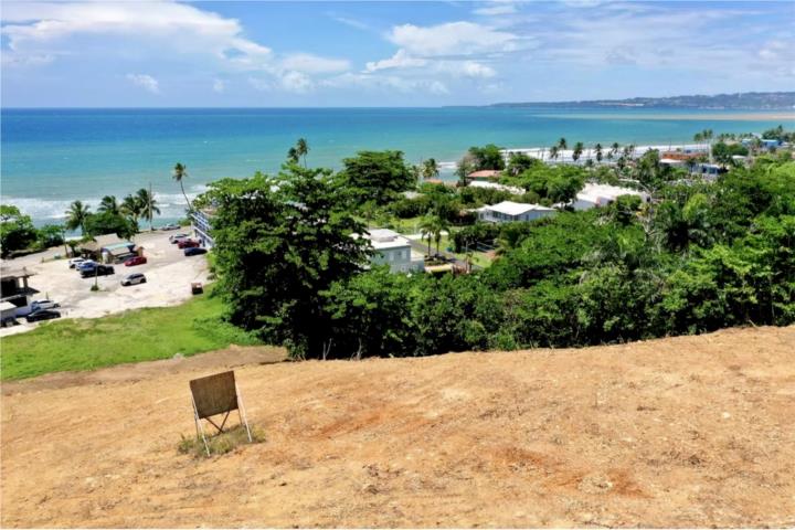 ****SPECTACULAR BEACHFRONT LOT****
