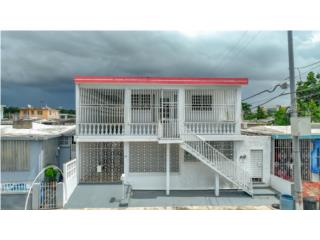 Espaciosa propiedad de 2 niveles con 4 habitaciones, 2 baños, sala, cocina, comedor, laundry, marque