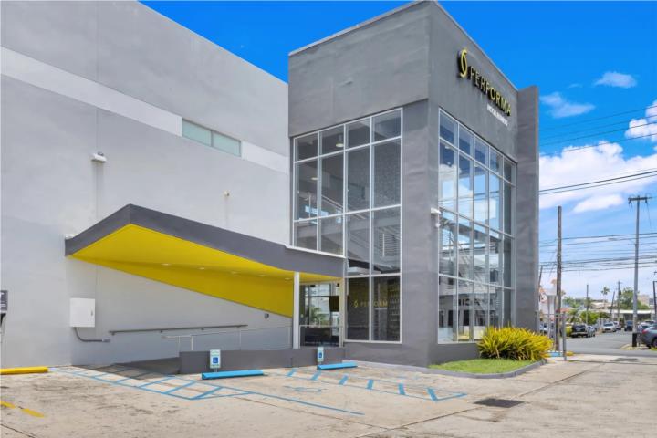 209-211 Eleanor Roosevelt Avenue, Hato Rey, San Juan.