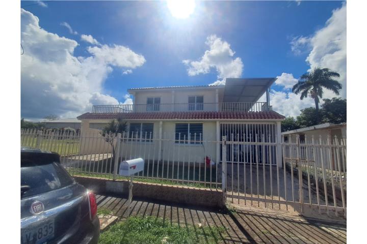 Excelente propiedad de esquina, 3 unidades dos unidades de 3 hab y 1 baño y una de 1 habitación y 1