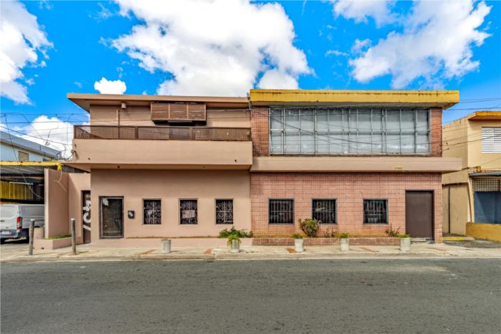 Propiedad localizada en la Calle Comerio (18.