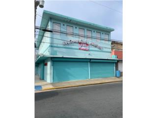 **EDIFICIO DE ESQUINA EN EL PUEBLO-FARMACIA**