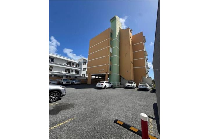 Espectacular apartamento tipo estudio con vista al mar para la venta en el Condominio Ricomar, ubicado en Isla Verde.