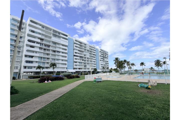 Apartamento en venta en Isleta Marina, Fajardo Torre 2 · Piso 10 · Vista al mar Excelente oportunida