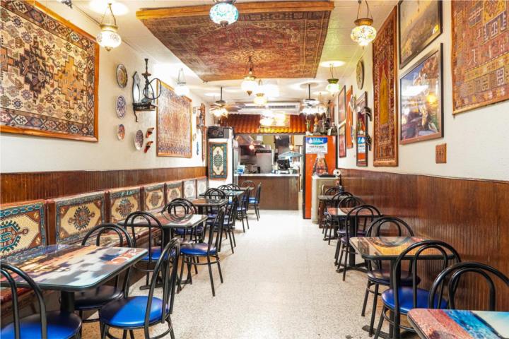 Venta de local comercial y negocio de gastronomia, en ave.