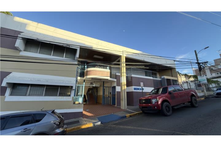 Oficina médica localizada en el edificio Médico IV en el centro del pueblo de Mayagüez, a pasos del