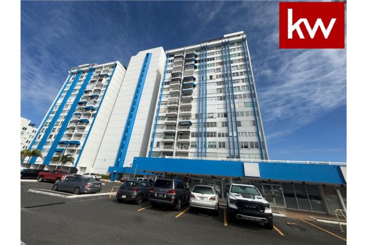 Beachfront 2-bedroom condo in Isla Verde located in the Marbella del Caribe Oeste complex, offering