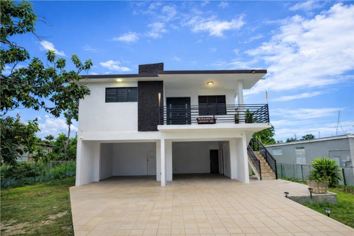 Localizada a 4 minutos de la Ruta 2 y del Expreso 22 para mayor facilidad, esta increíble propiedad