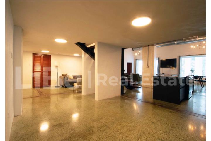 Venta! Amplio Apartamento en Viejo San Juan