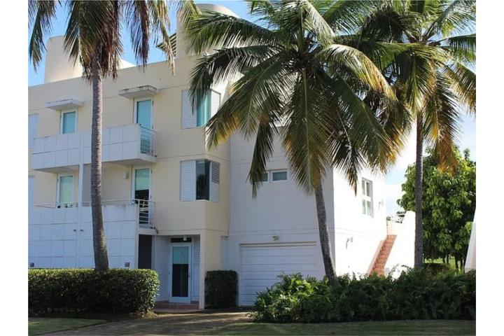 Luxurious contemporary villa with 3,500sf of air conditioned living space for the discerning buyer.