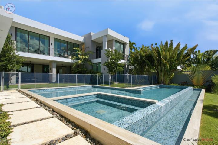 Lakefront 6 Br Home in The Isles Dorado Beach