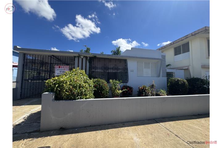 House with Patio and Laundry Area in San Juan