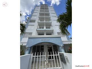 Villa Cristóbal en Isla Verde: apartamento remodelado con balcón