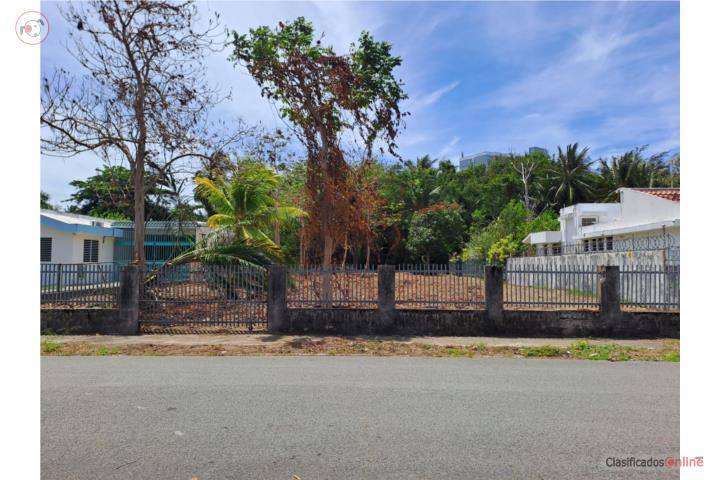 Solar de 1,023 m² en Levittown