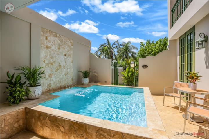 Villa with private pool in Dorado Reef