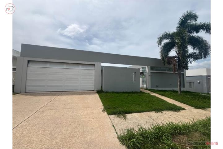 Renovada Urb. Ciudad Jardin, Canovanas