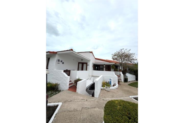 RÍO MAR CONDOMINIUM – CLUSTER II Sale Price: $545,000 Exclusive 2-bedroom, 2-bathroom apartment loca