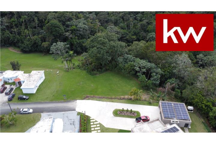 Solar ubicado en la Urb.