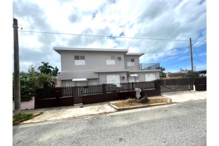 Income-producing in Mayagüez just minutes from the University campus.