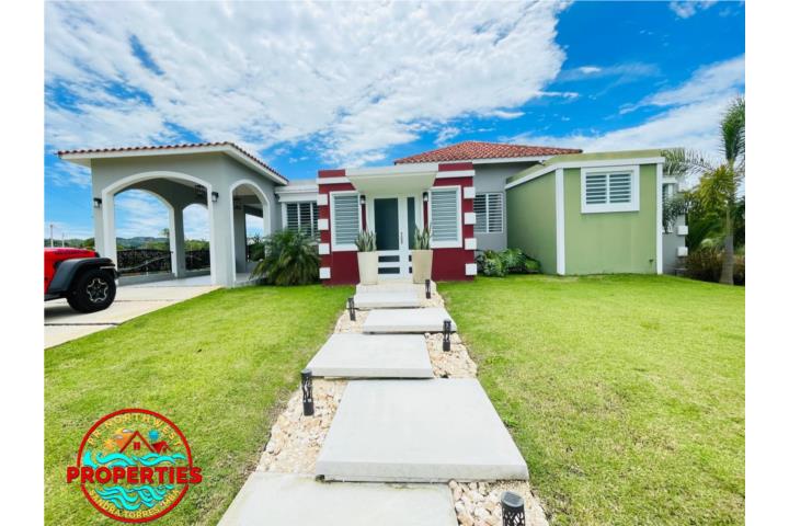 Casa de dos niveles, de construcción detalles modernos y elegantes, ubicada en area de casas similar
