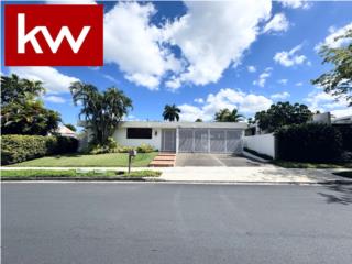 URB. TORRIMAR, CASA EN GUAYNABO
