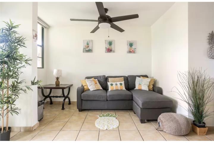 Aquatika vista a piscina y acceso a playa