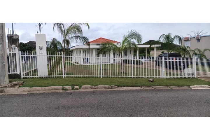 Hermosa Propiedad con Amplio Patio