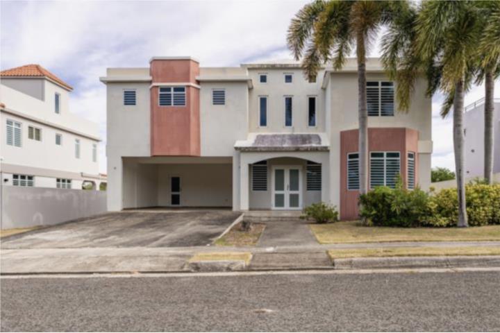 Residencia en Urb. Las Praderas, Hatillo