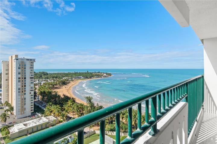 High-floor studio apartment offering 538 SF of thoughtfully designed living space, featuring a spaci