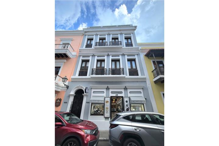 Remodeled 15-Unit Hotel + Retail • Ocean View