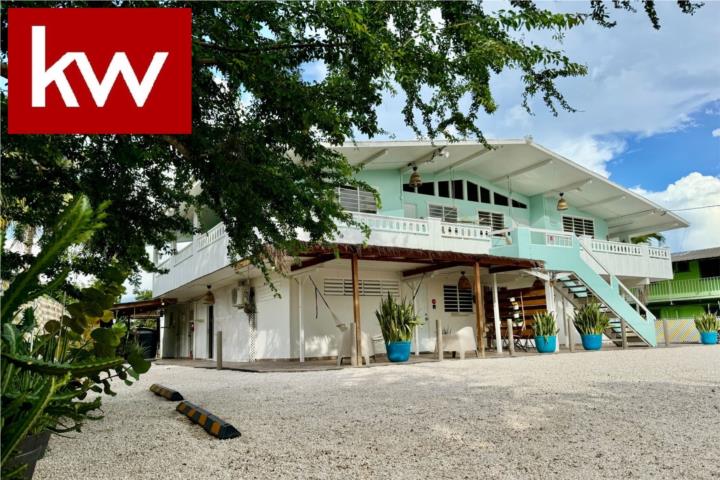 Apartment 1 – Bohemian Casona Ground-floor studio apartment featuring a full kitchen, one bathroom,