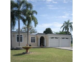 Toa Alta: Casa 4H/3B, 2 Cuerdas Llanas y Tall