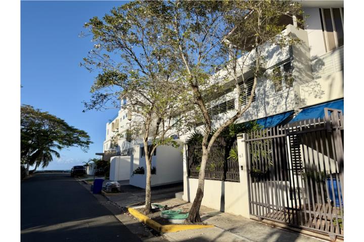 Vive en un área exclusiva, privada y cerca del mar entre Ocean Park e Isla Verde.