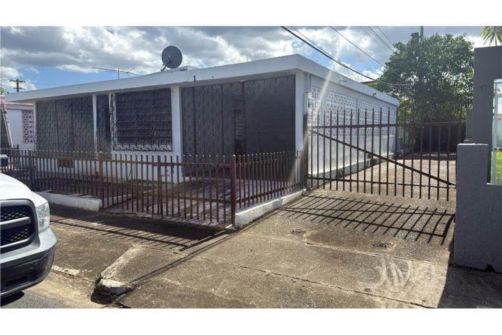 Propiedad con DOS unidades: Excelente para vivir o alquilar a largo tiempo o por Airnb.