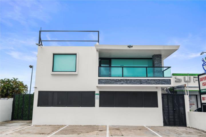 1035 Calle Marginal Villamar, Carolina.