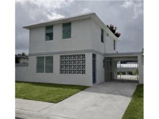 Levittown Lakes 2 niveles Renovada