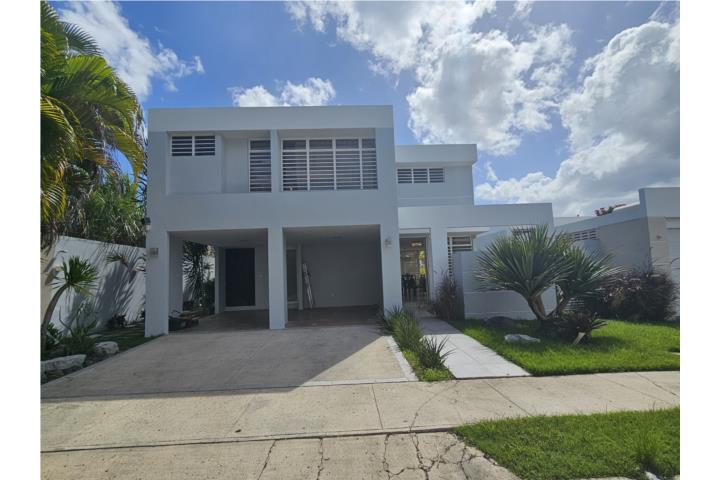 Nueva en el mercado - 4h/2.5b- Amplia