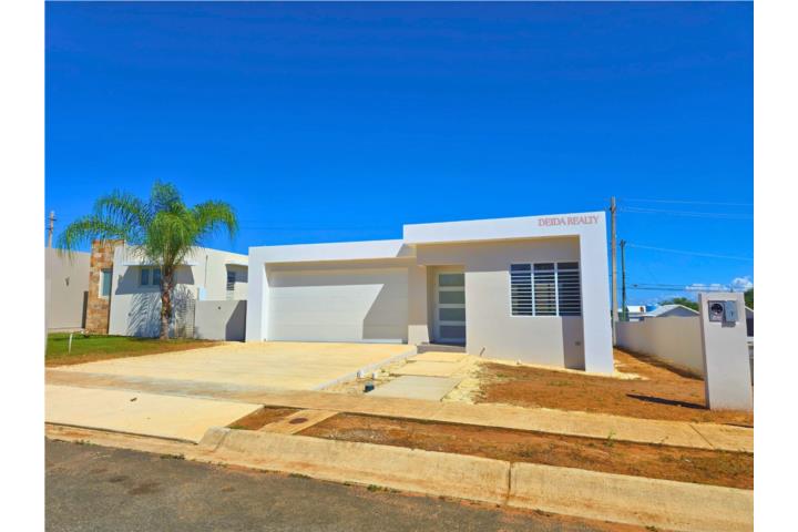 Nueva Construcción en Camuy, Moderna y Amplia