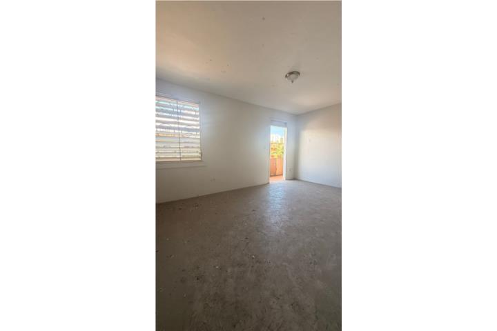 3H/1B | $30 HOA | CASH ONLY