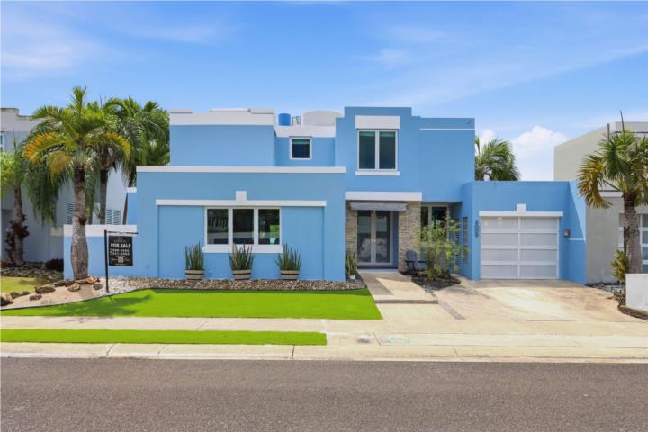**CAMINO DEL MAR, TOA BAJA 5 Beds, 3.5 Baths