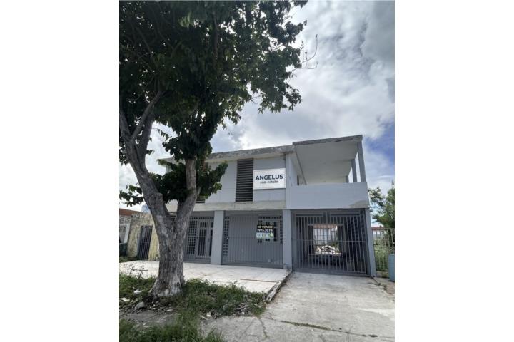 Levitown Lakes! Renovada!
