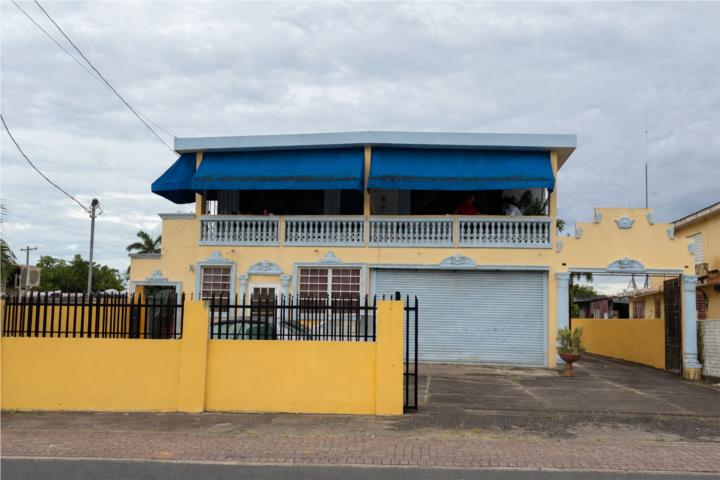 Propiedad uso mixto multifamiliar/comercial