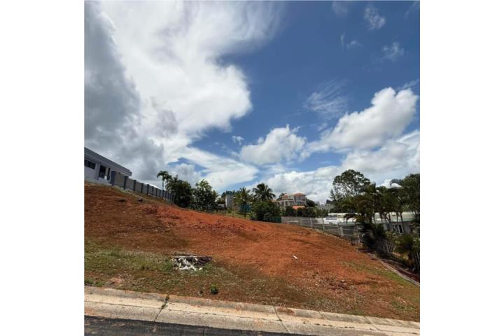 Terreno 1,300 metros - Urb Camino Real Caguas