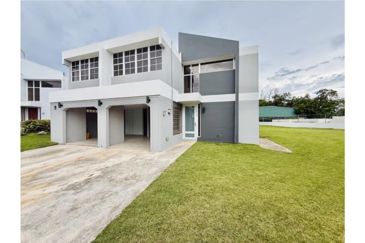 CASA EN DORADO CON PATIO GRANDE
