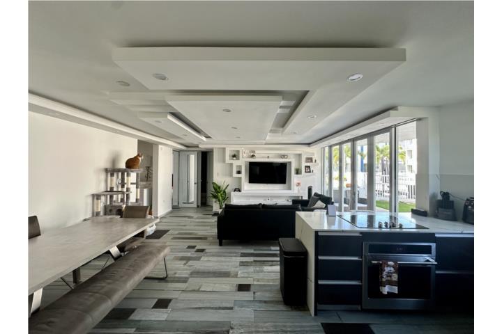Bello Apartamento Remodelado en Vega Baja