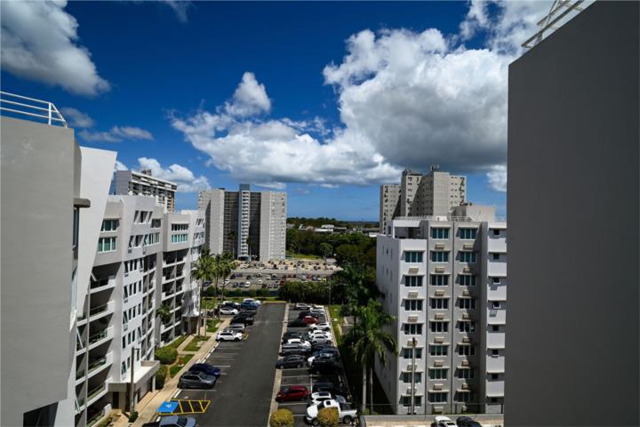 Spacious 4BR Penthouse Palacios del Escorial