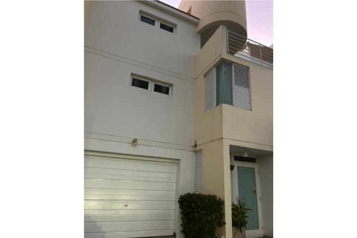 Hermoso Townhouse remodelado