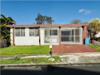 CASA DE 3H y 2B CON PATIO EN SAN JUAN