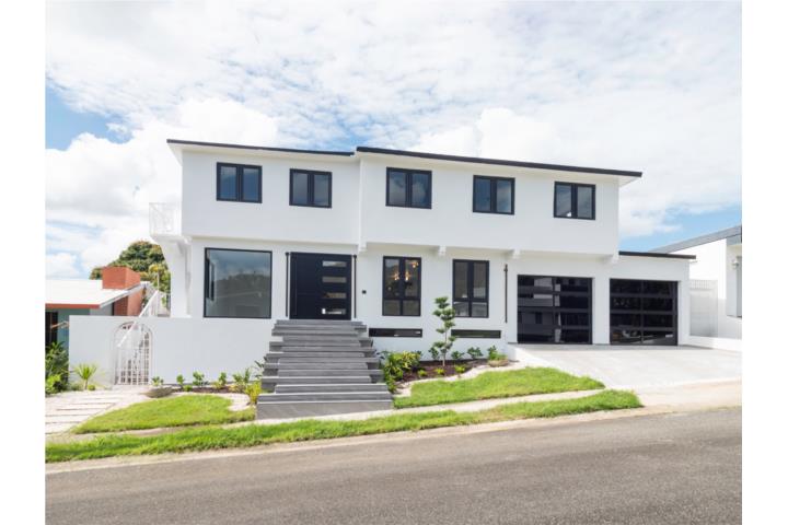 Fully Remodeled Luxury Home Best Location!
